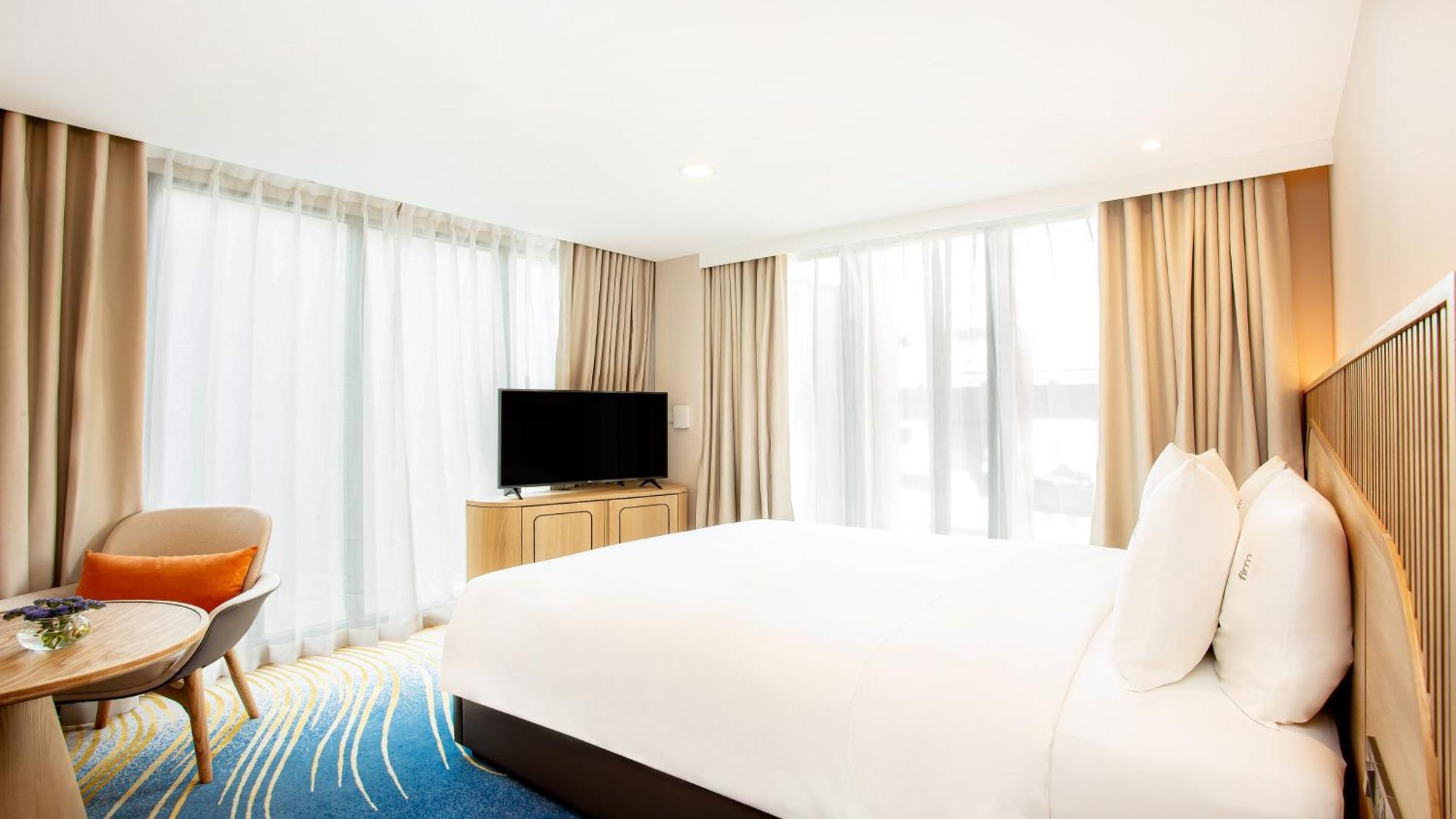 Holiday Inn Express & Suites Bangkok Central Pier By Ihg Exterior photo