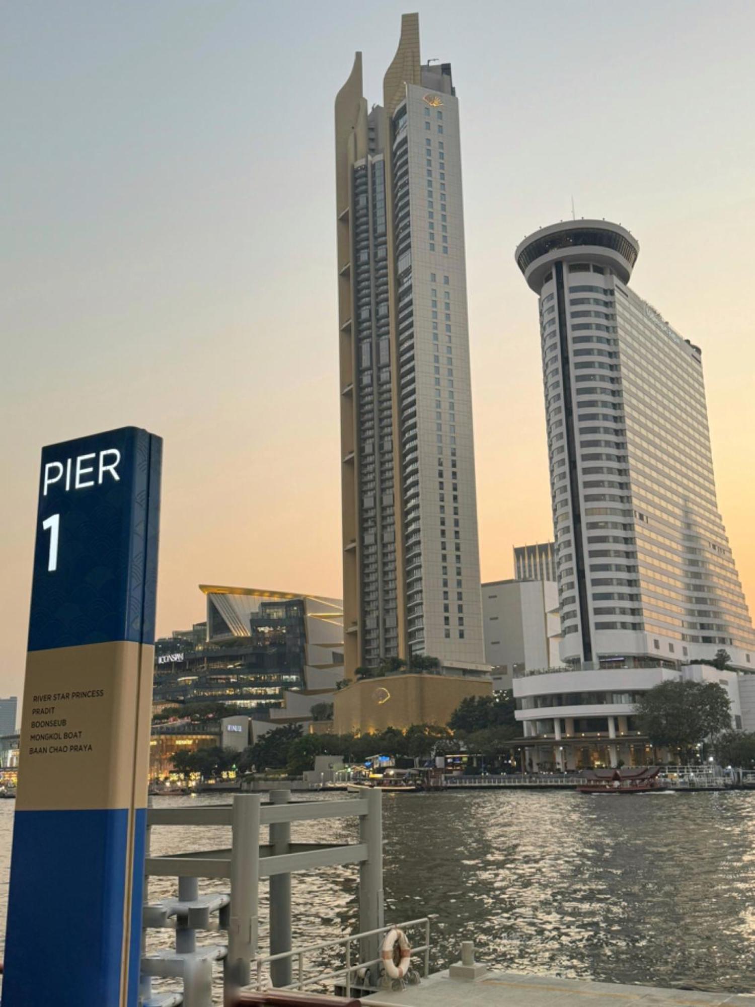 Holiday Inn Express & Suites Bangkok Central Pier By Ihg Exterior photo