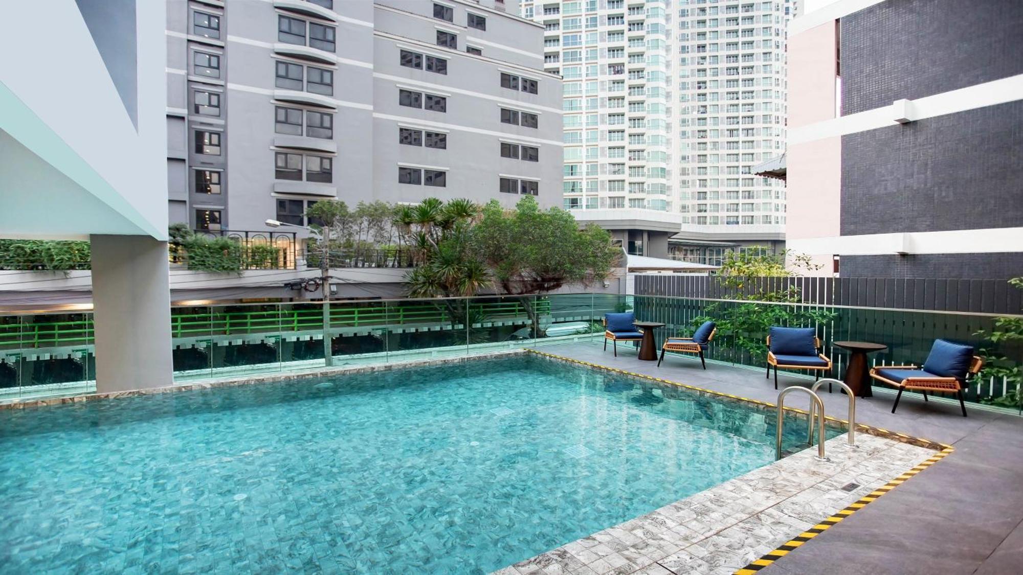 Holiday Inn Express & Suites Bangkok Central Pier By Ihg Exterior photo
