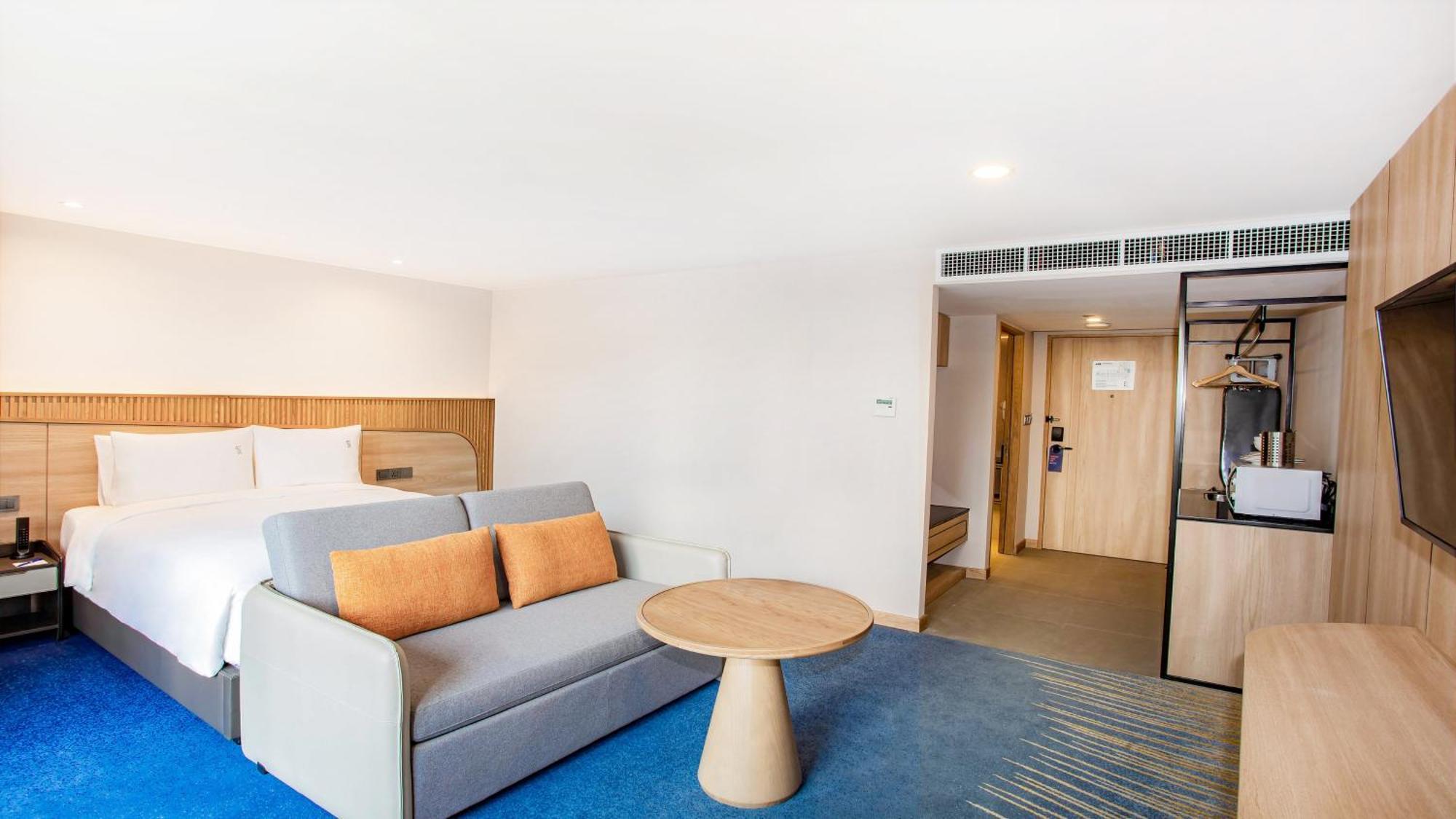 Holiday Inn Express & Suites Bangkok Central Pier By Ihg Exterior photo